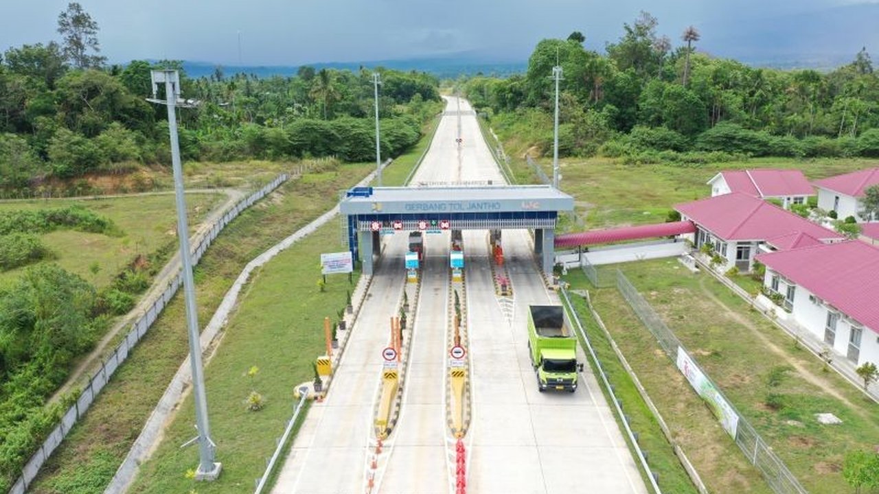 Jalan Tol Sigli-Banda Aceh seksi 1 resmi dibuka fungsional untuk kendaraan golongan I guna mendukung kelancaran arus mudik Lebaran 2025, dengan berbagai persiapan untuk memastikan keamanan dan kenyamanan pemudik.