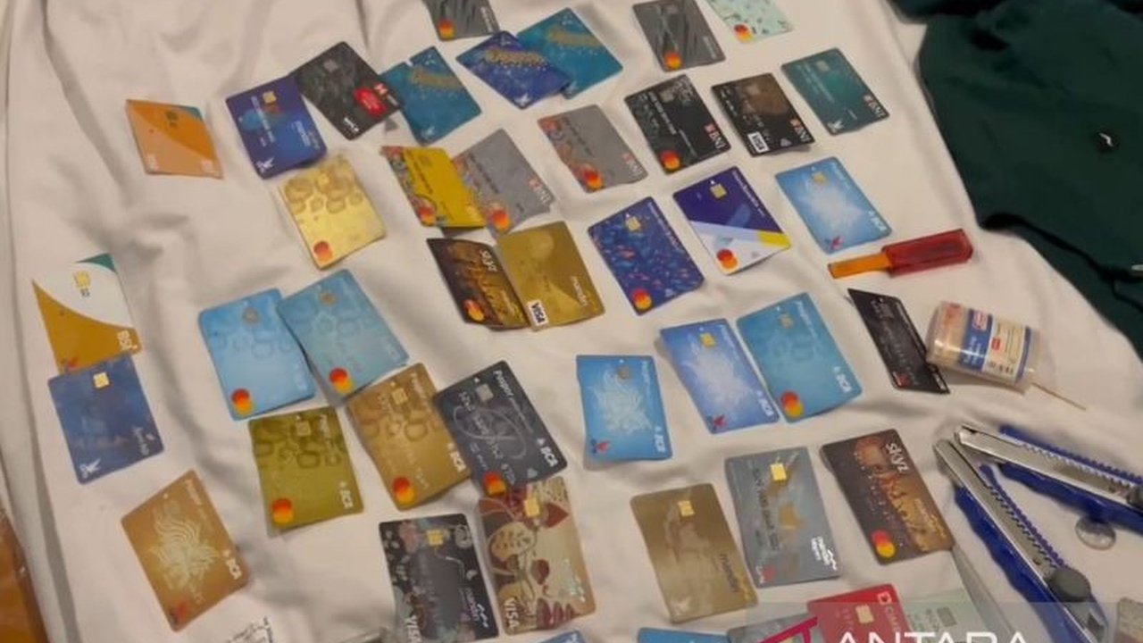 Modus Baru! Tiga Pelaku Pengganjal ATM di Majalengka Dibekuk Polisi