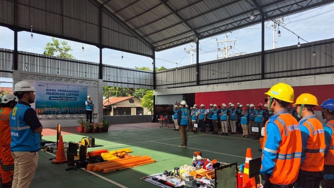 PLN UP3 Palu telah menyiapkan langkah strategis untuk mengantisipasi lonjakan konsumsi listrik dan potensi gangguan selama libur Lebaran 2025 di Sulawesi Tengah, demi kenyamanan 637.766 pelanggannya.