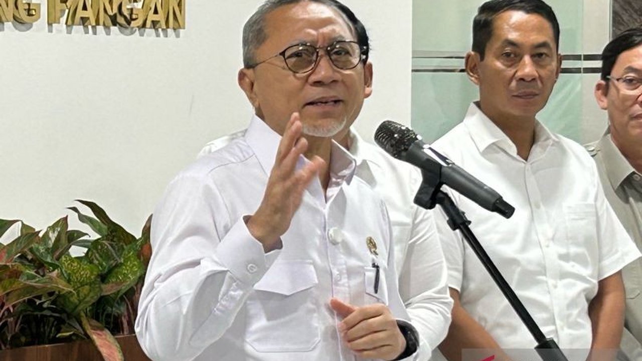 Menteri Koordinator Bidang Pangan, Zulkifli Hasan, menginstruksikan Bulog untuk menyerap 1 juta ton jagung hingga akhir 2025 guna memperkuat Cadangan Jagung Pemerintah (CJP) dengan harga Rp5.500 per kg.