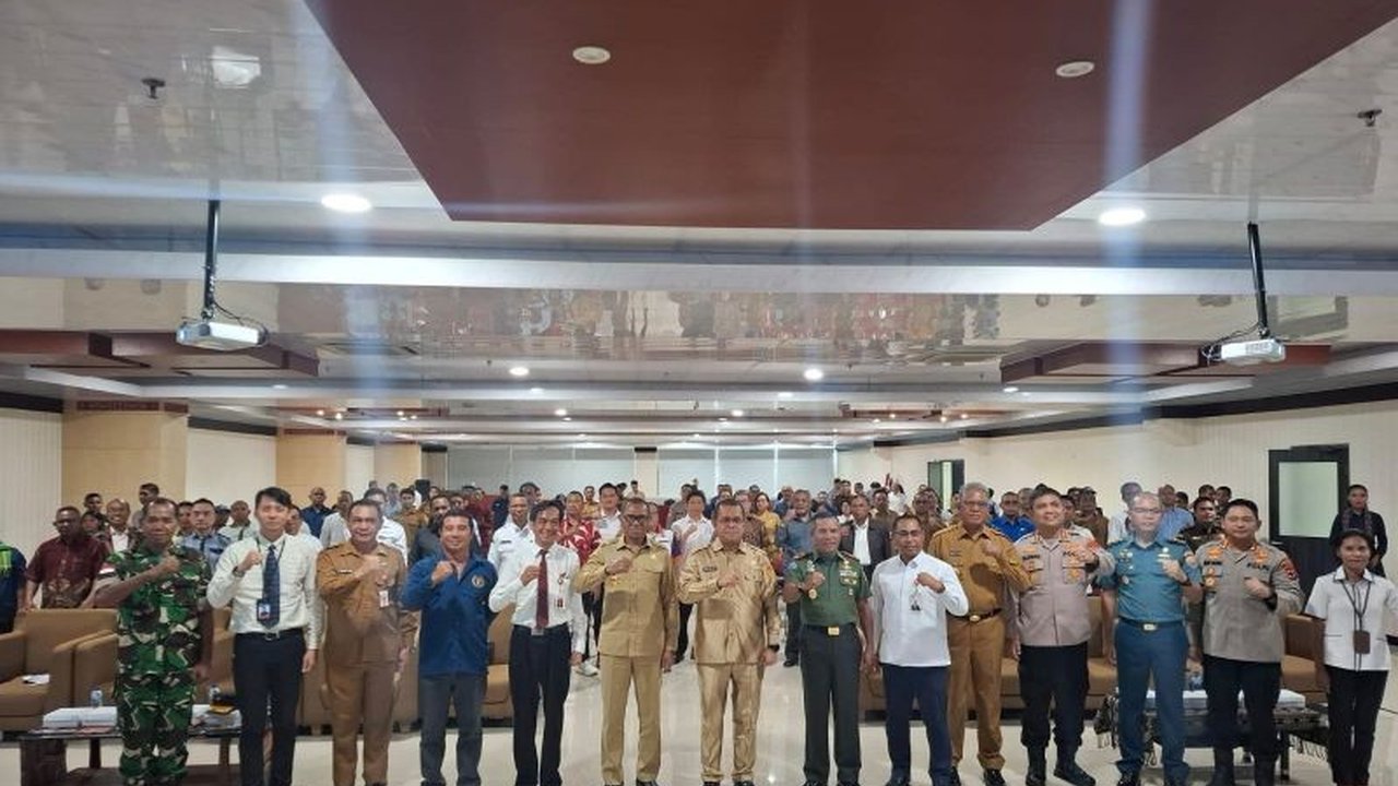 Gubernur NTT, Melki Laka Lena, gencar melakukan koordinasi untuk memulangkan jenazah dan korban luka-luka dari serangan KKB di Yahukimo, Papua, yang mayoritas merupakan warga NTT.