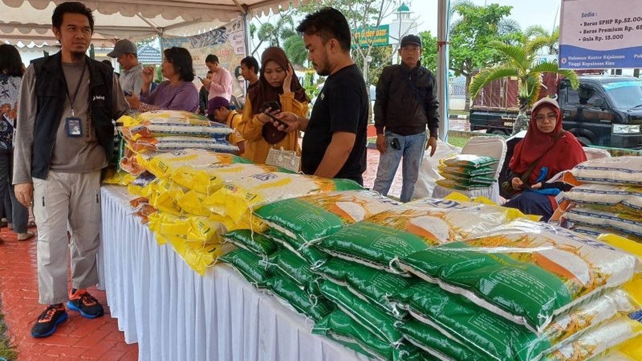 Bulog Tanjungpinang Salurkan 300 Ton Beras SPHP Selama Ramadhan, Stok Aman hingga Lebaran