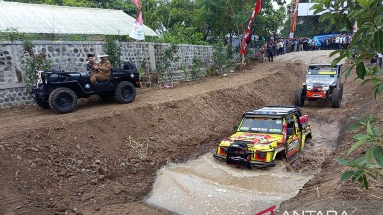 Pemkot Madiun resmi membuka sirkuit offroad di bantaran Sungai Madiun untuk meningkatkan kunjungan wisatawan dan perekonomian daerah, dengan target pengembangan lebih lanjut pada Agustus mendatang.