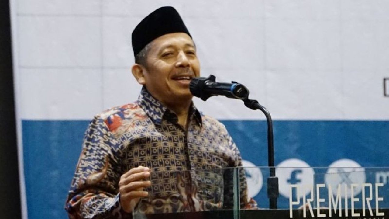 Kemenag Riau telah menyalurkan tunjangan profesi sebesar Rp16 miliar kepada 2.902 guru non-PNS madrasah di Riau untuk periode Januari-Februari 2025, sebagai bentuk apresiasi atas dedikasi mereka.