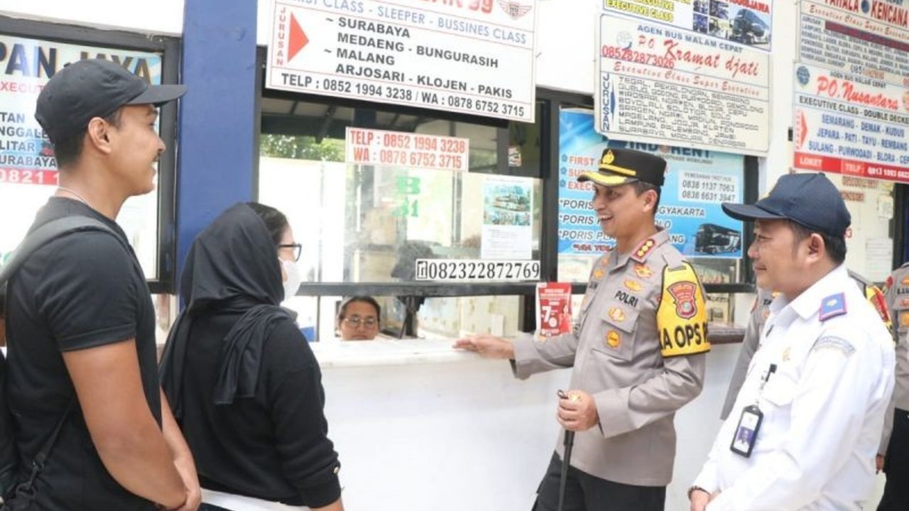 Kapolres Metro Tangerang Kota imbau pemudik Lebaran waspada pencurian, awasi anak-anak, dan manfaatkan layanan gratis di Pos Pelayanan Terminal Poris Plawad, termasuk layanan kesehatan dan pengaduan via call center 110.