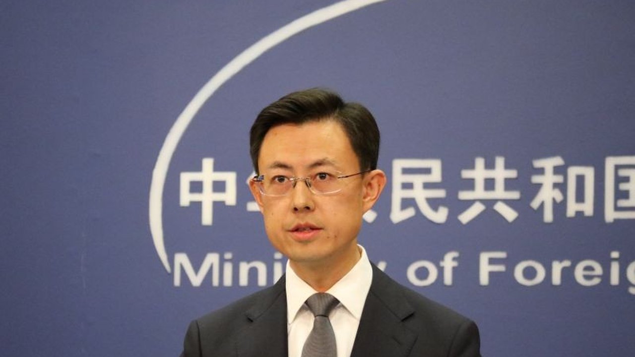 China secara tegas membantah laporan yang menyebutkan pertimbangan negara tersebut untuk mengirimkan pasukan penjaga perdamaian ke Ukraina, menekankan komitmennya pada penyelesaian damai melalui jalur diplomasi.