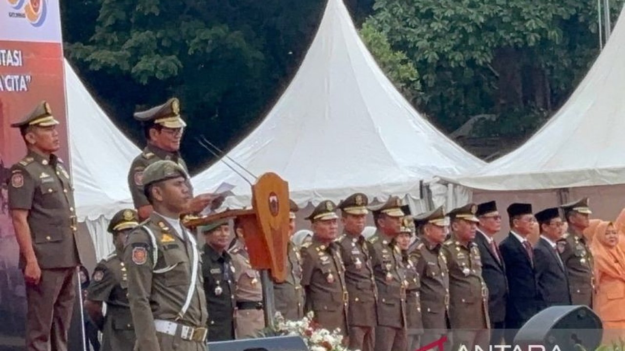 Gubernur DKI Jakarta, Pramono Anung Wibowo, memberikan apresiasi tinggi kepada Satpol PP dan Satlinmas atas dedikasi mereka dalam menjaga ketertiban dan keamanan Ibu Kota, terutama menjelang Idul Fitri.
