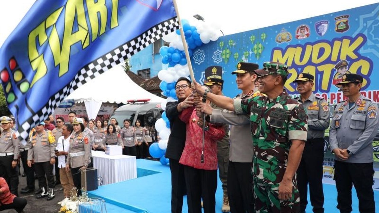 Polda Bali memfasilitasi mudik gratis bagi ribuan pemudik dari Bali ke Jawa Timur dengan 31 bus, guna mengurangi kepadatan lalu lintas dan memastikan perjalanan yang aman dan nyaman.