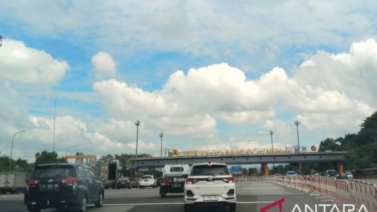 Kapolres Karawang laporkan arus mudik Lebaran 2025 di Karawang masih lancar hingga H-8, namun puncaknya diprediksi terjadi Kamis (27/3).