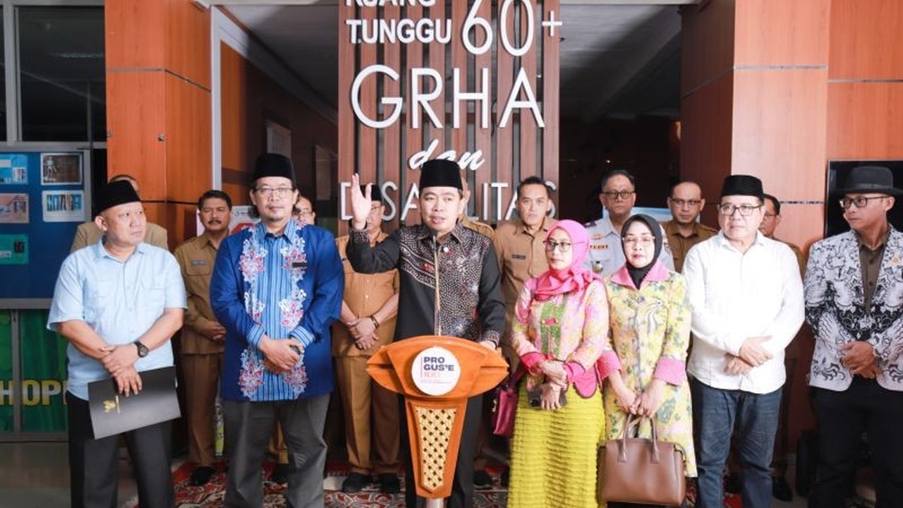 Masyarakat Jember akan menikmati layanan kesehatan gratis di seluruh puskesmas dan rumah sakit mulai 1 April 2025 melalui Program Universal Health Coverage (UHC).