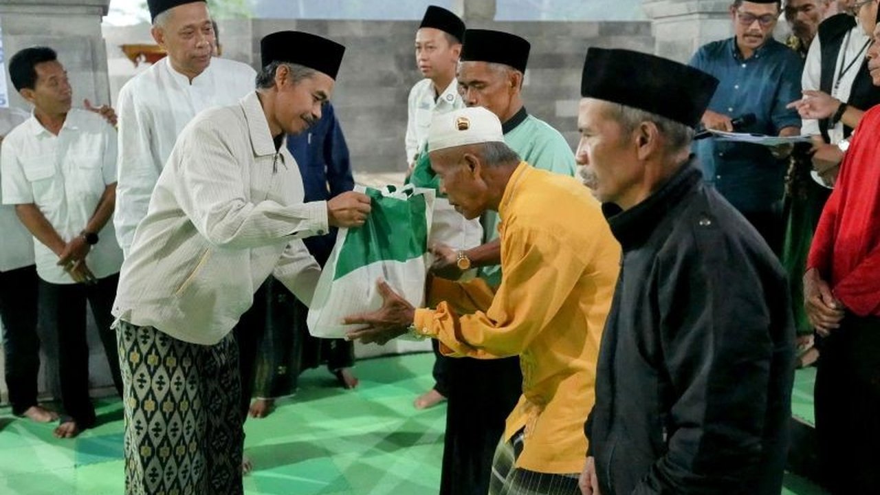 Mensos dan Wamensos melakukan Safari Ramadhan, mensosialisasikan Sekolah Rakyat dan DTSEN untuk pemberdayaan masyarakat dan penargetan bantuan sosial tepat sasaran.