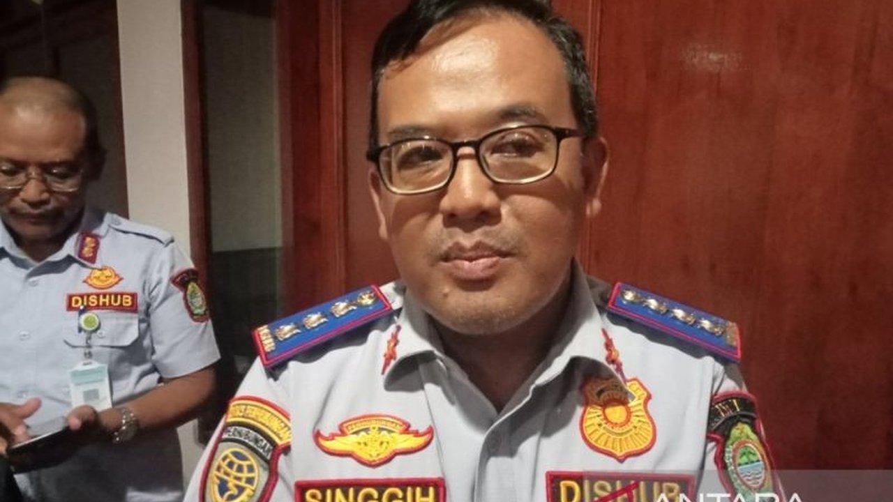 Dishub Bantul memprediksi lonjakan pemudik hingga dua juta orang pada Lebaran 2025 dan menyiapkan berbagai langkah antisipasi, termasuk posko terpadu dan pemeriksaan kesehatan pengemudi.