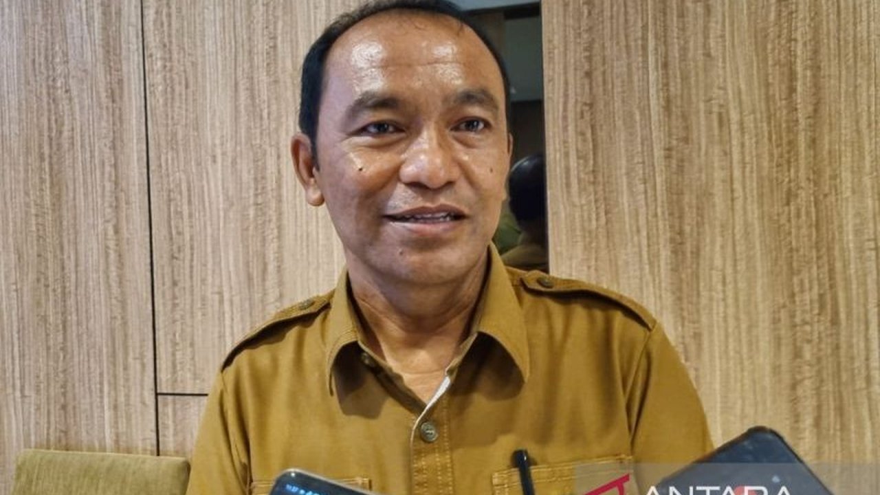 Meskipun Pesta Paduan Suara Gerejawi (Pesparawi) Nasional XIV diundur, Dinas Pariwisata Manokwari tetap melanjutkan rehabilitasi tempat wisata Pantai Bakaro dengan anggaran Rp400 juta dari APBD 2025.