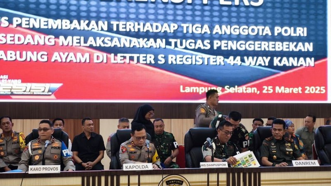 Satu anggota polisi dari Polda Sumsel ditetapkan sebagai tersangka kasus perjudian sabung ayam dan penembakan di Way Kanan, Lampung,  sedangkan anggota Polres Lampung Tengah menjadi saksi.