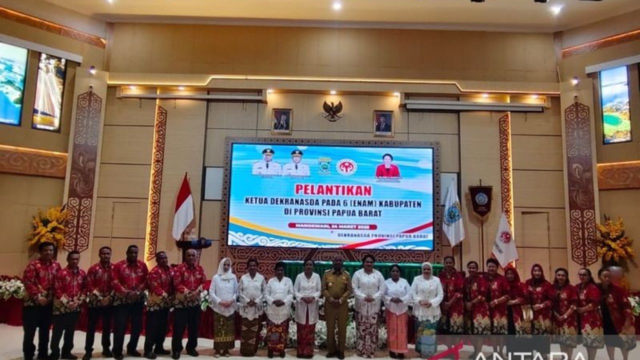 Gubernur Papua Barat Ajak Dekranasda Kembangkan Produk Kreatif Lokal
