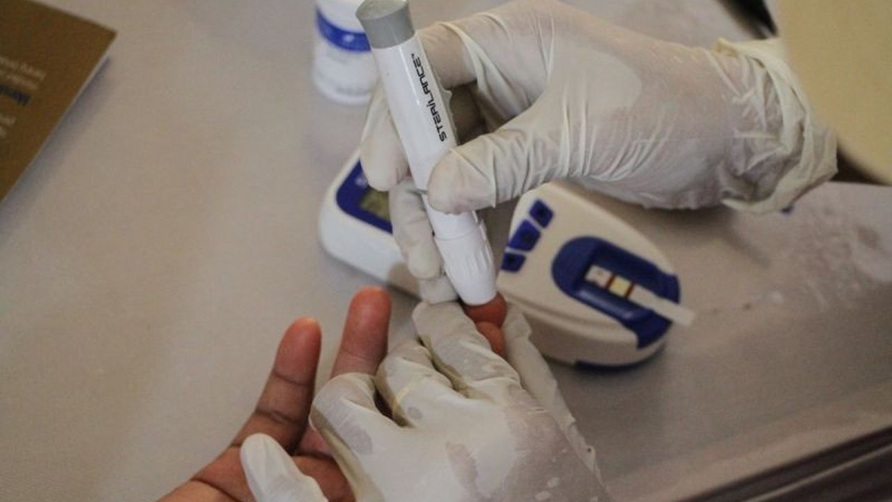 Jelang Lebaran, penderita diabetes perlu persiapan matang agar kondisi tetap terkontrol; berikut tips dari dr. Martha Rosana, SpPD.