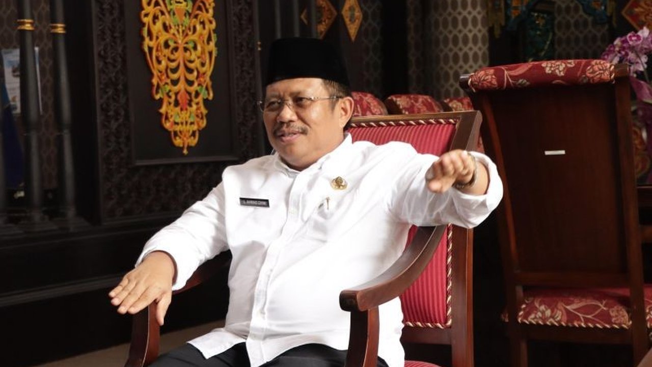 Pemerintah Kabupaten Lombok Barat mengalokasikan Rp500 juta untuk subsidi bunga pinjaman UMKM hingga Rp25 juta per pelaku usaha, guna mendorong pertumbuhan ekonomi lokal.