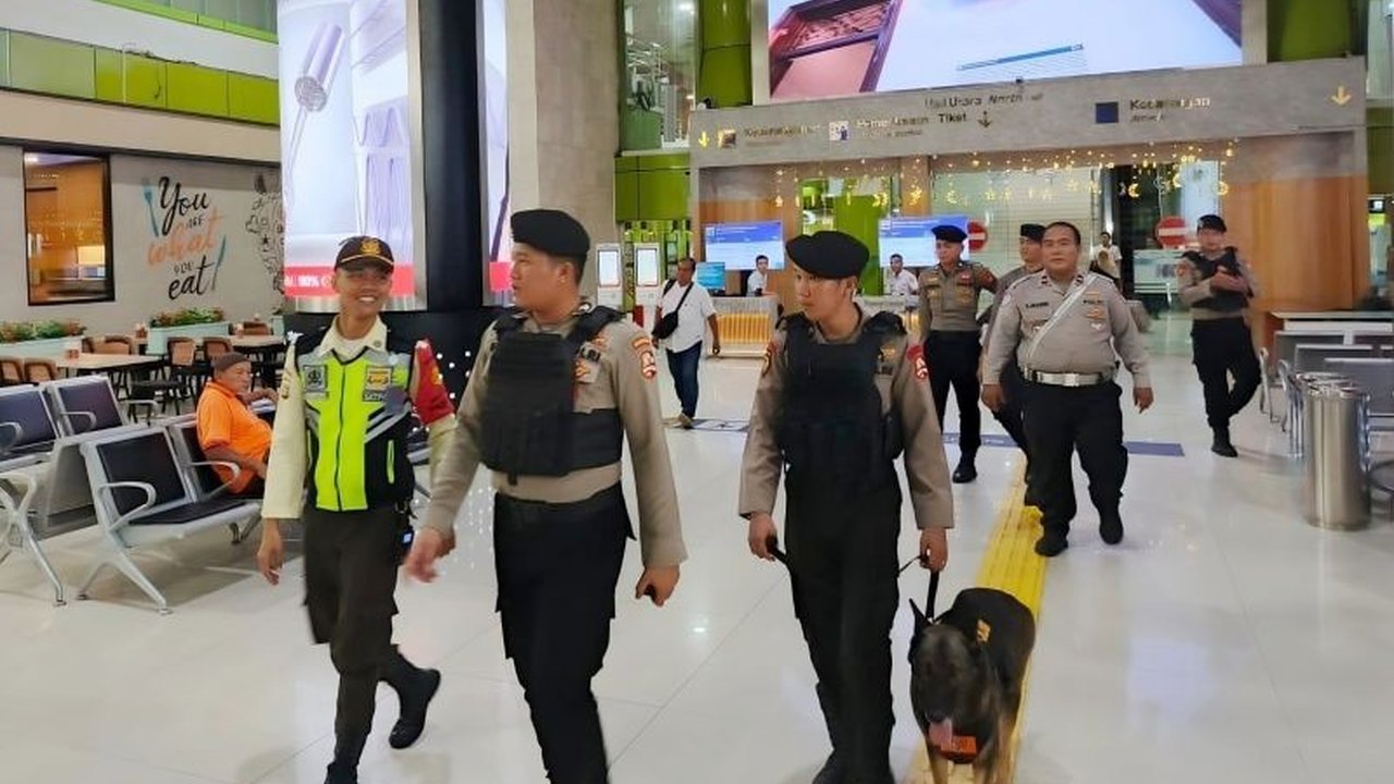 Satgas Preventif Polri kerahkan 12 anjing pelacak dan 4 kuda untuk mengamankan libur Lebaran 2025, Operasi Ketupat melibatkan 164.298 personel dan mengamankan 126.736 objek vital.