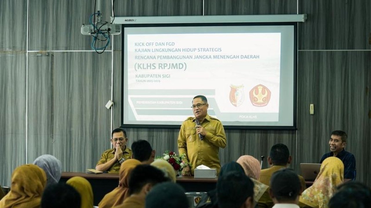 Pemerintah Kabupaten Sigi berkolaborasi dengan Universitas Tadulako untuk menyusun Kajian Lingkungan Hidup Strategis (KLHS) guna memastikan pembangunan berkelanjutan di Kabupaten Sigi periode 2025-2030.