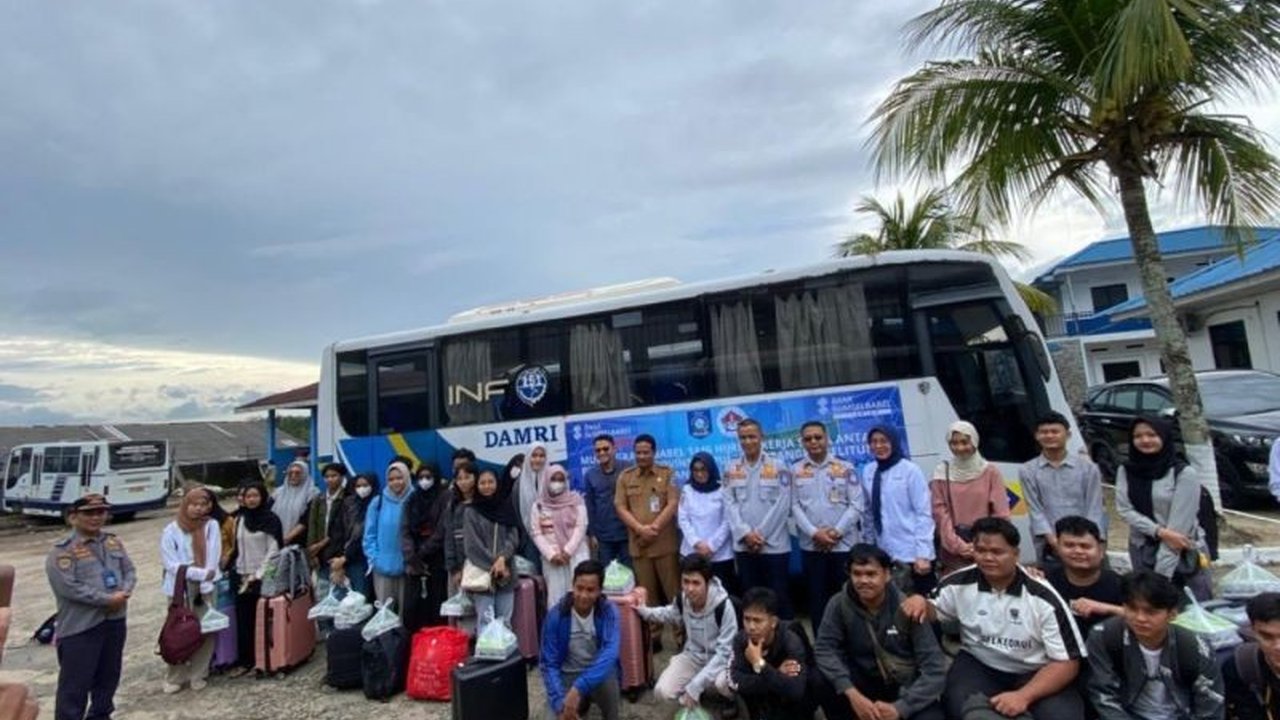 Program Mudik Gratis Bersama PT Timah Tbk dan Kementerian BUMN telah mengantarkan 107 mahasiswa dan masyarakat Babel dari Sumatera Selatan dengan selamat di Pelabuhan Tanjung Kalian.