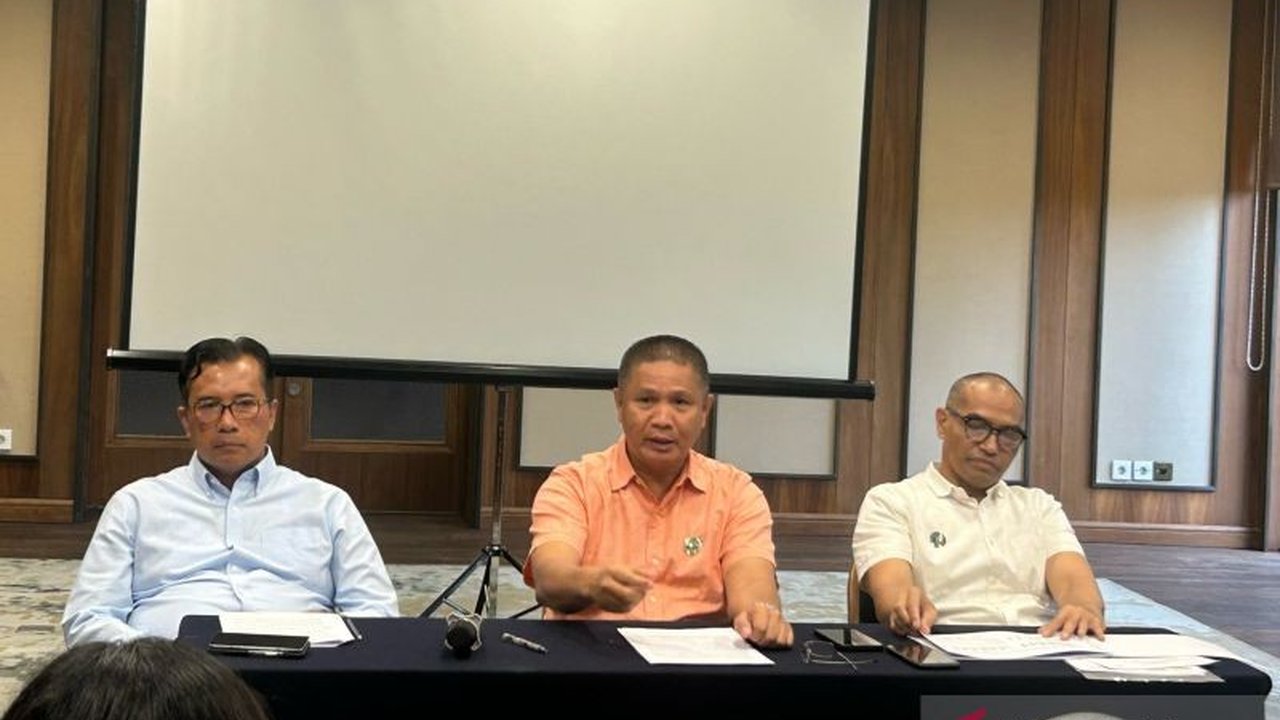 HIMKI mengambil langkah strategis untuk melindungi industri furnitur Indonesia dari potensi kenaikan tarif impor 25 persen oleh AS dengan diversifikasi pasar ekspor dan lobi internasional.