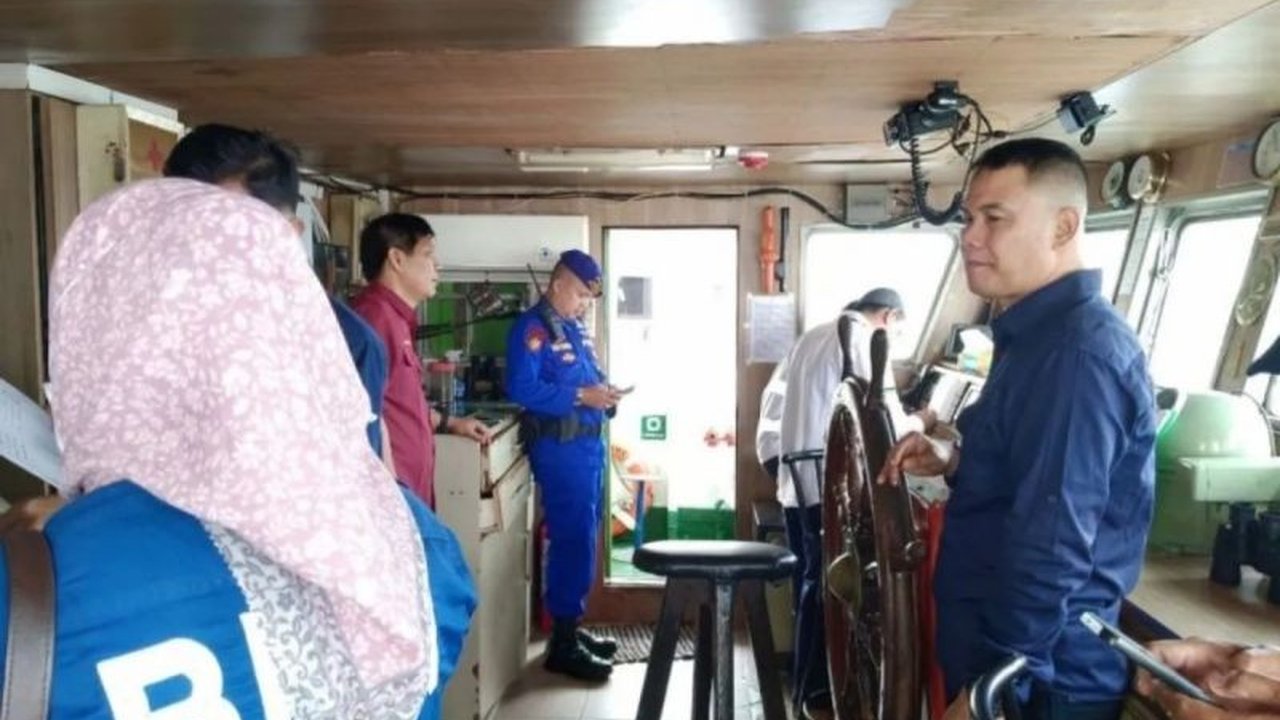 BNN Kota Dumai melakukan tes urine terhadap 40 sopir, kernet bus, dan kru kapal di terminal bus dan pelabuhan, hasilnya seluruhnya negatif narkoba.