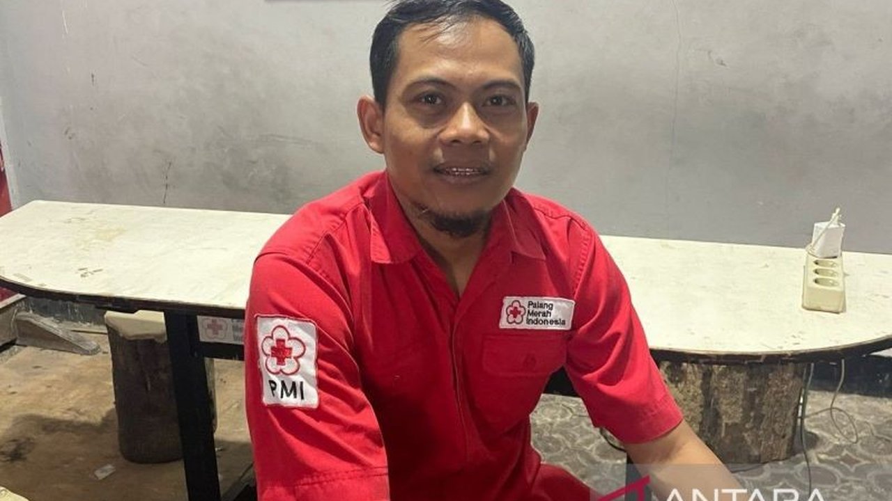 Palang Merah Indonesia (PMI) Kabupaten Cianjur mendirikan empat posko pelayanan kemanusiaan di jalur mudik Lebaran 2025, lengkap dengan layanan ambulans gratis dan bantuan di tempat wisata.