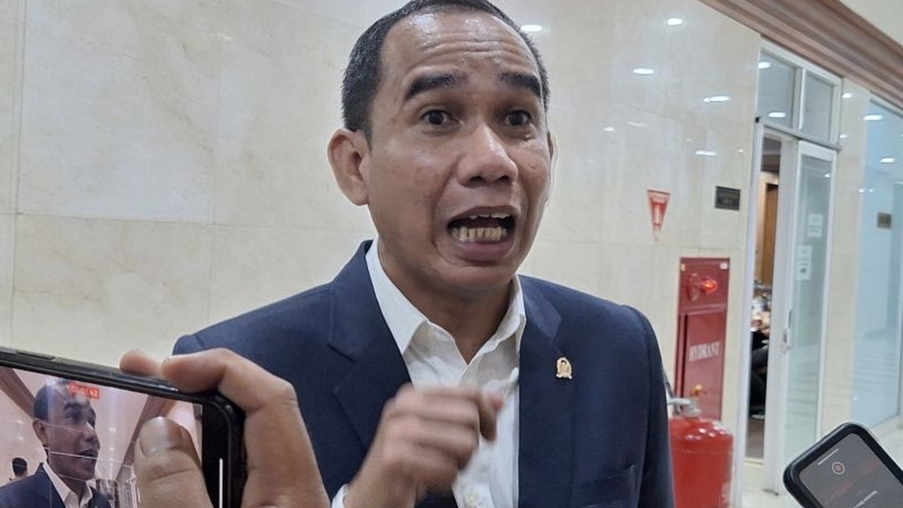 Komisi III DPR membentuk Panitia Kerja (Panja) untuk mengawasi penegakan hukum barang impor ilegal dan narkotika guna melindungi industri dalam negeri dan masyarakat dari praktik impor ilegal yang merugikan.