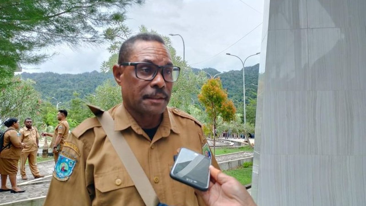 Dinas Sosial Kaimana akan membangun rumah singgah untuk rehabilitasi Orang Dengan Gangguan Jiwa (ODGJ) pada tahun 2025 guna mengatasi peningkatan jumlah ODGJ dan masalah sosial yang ditimbulkannya.