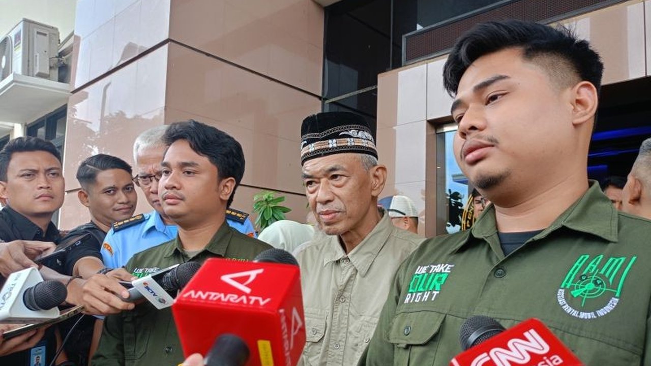 Putra bos rental mobil, Ilyas Abdurrahman, menyatakan kepuasannya terhadap vonis seumur hidup bagi dua terdakwa penembakan ayahnya di Tol Tangerang-Merak.