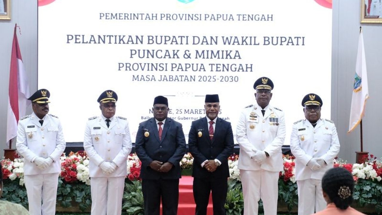 Gubernur Papua Tengah, Meki Nawipa, melantik Bupati dan Wakil Bupati Puncak serta Mimika di Nabire, dengan penekanan pada peningkatan kesejahteraan dan pembangunan infrastruktur di daerah.