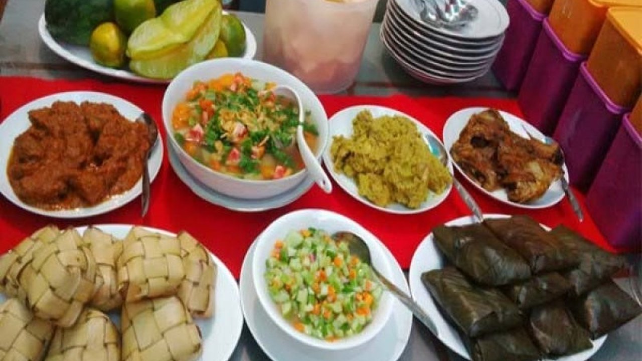 Edukator gizi mengingatkan masyarakat, terutama penderita diabetes, untuk tetap mengonsumsi makanan sehat dan seimbang selama Lebaran, demi mencegah komplikasi kesehatan.