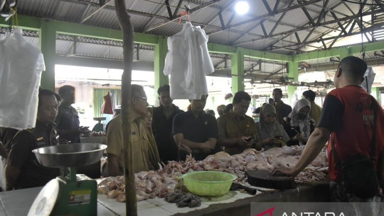 Satgas Pangan Bangka Barat Pantau Sembako di Pasar Mentok Jelang Lebaran