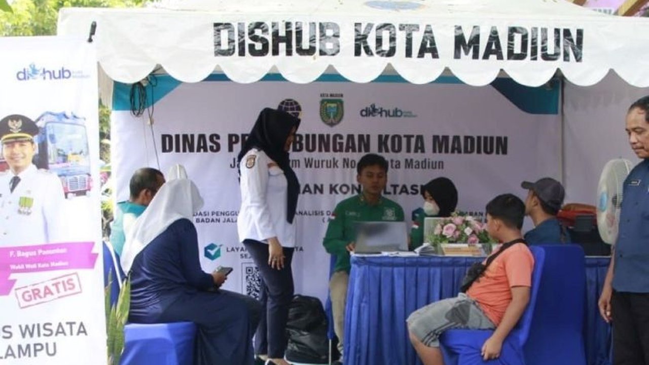 Pemkot Madiun menyediakan 5 bus gratis untuk pemudik yang kembali ke perantauan setelah Lebaran 2025, dengan total kuota 250 penumpang; pendaftaran dibuka secara offline.