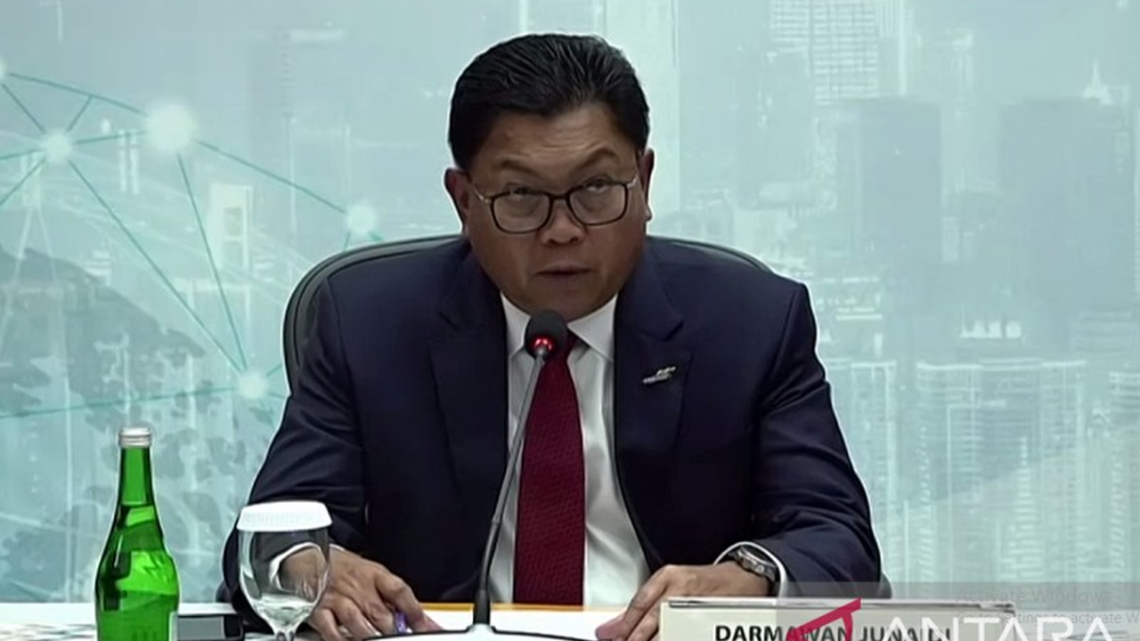 RUPST Bank Mandiri menetapkan Darmawan Junaidi sebagai Direktur Utama dan Riduan sebagai Wakil Direktur Utama menggantikan Alexandra Askandar, serta menyetujui dividen Rp43,5 triliun.