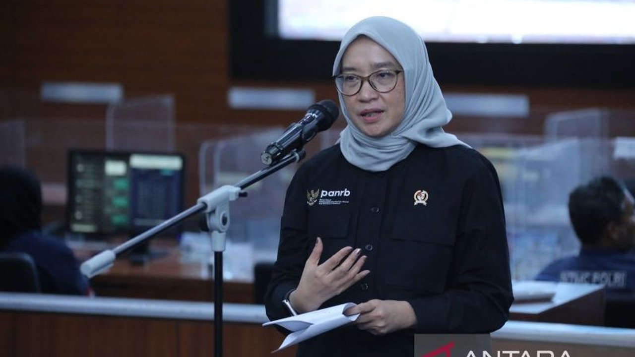 Menteri PANRB memberikan apresiasi tinggi kepada Korlantas Polri atas kesiapan dan kinerja luar biasa dalam mendukung kelancaran arus mudik 2025, serta menekankan pentingnya sinergi antar instansi.