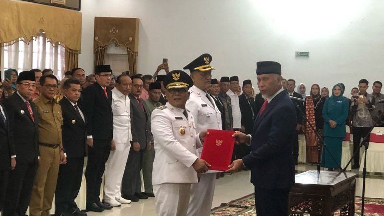 Yulianto-M. Ihpan Resmi Pimpin Pasaman Barat, Gubernur Sumbar Harap Terwujudnya Kemajuan Daerah