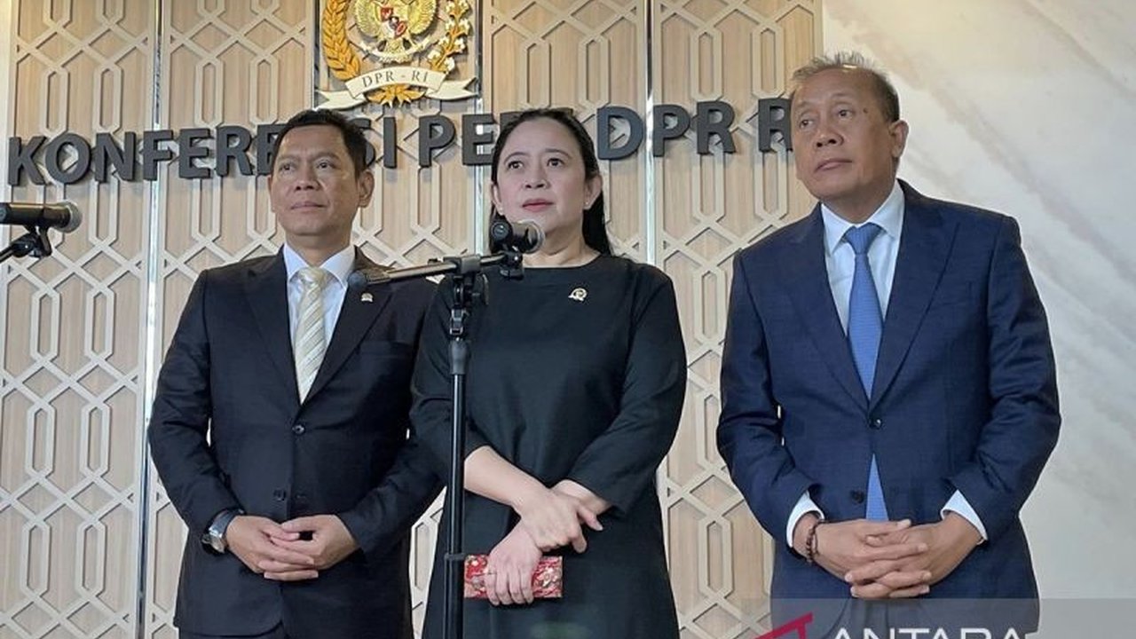 Ketua DPR RI, Puan Maharani, mengingatkan pemerintah untuk selalu mawas diri dan mengutamakan kepentingan rakyat dalam setiap kebijakan yang diambil, serta merespon keluhan masyarakat dengan cepat dan tepat.
