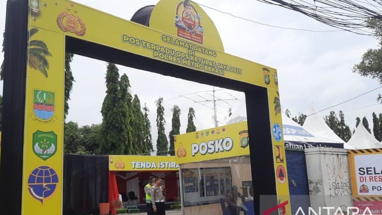 Polres Metro Bekasi menyiagakan pos terpadu Operasi Ketupat Jaya 2025 di jalur Pantura dengan fasilitas lengkap untuk memberikan kenyamanan bagi para pemudik.