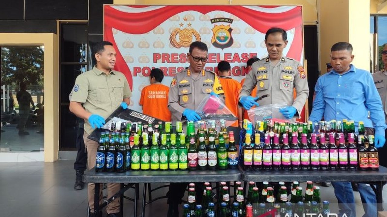 Polresta Bengkulu Sita 632 Botol Miras Jelang Idul Fitri