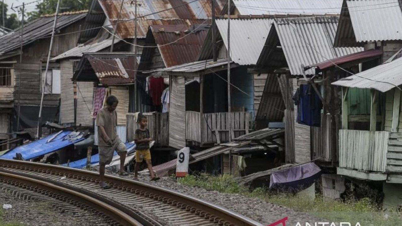 PT Aneka Tambang (Antam) salurkan bantuan untuk 3.570 penerima manfaat melalui program Safari Ramadhan dan pasar murah sembako, sebagai bentuk komitmen perusahaan dalam pengentasan kemiskinan.
