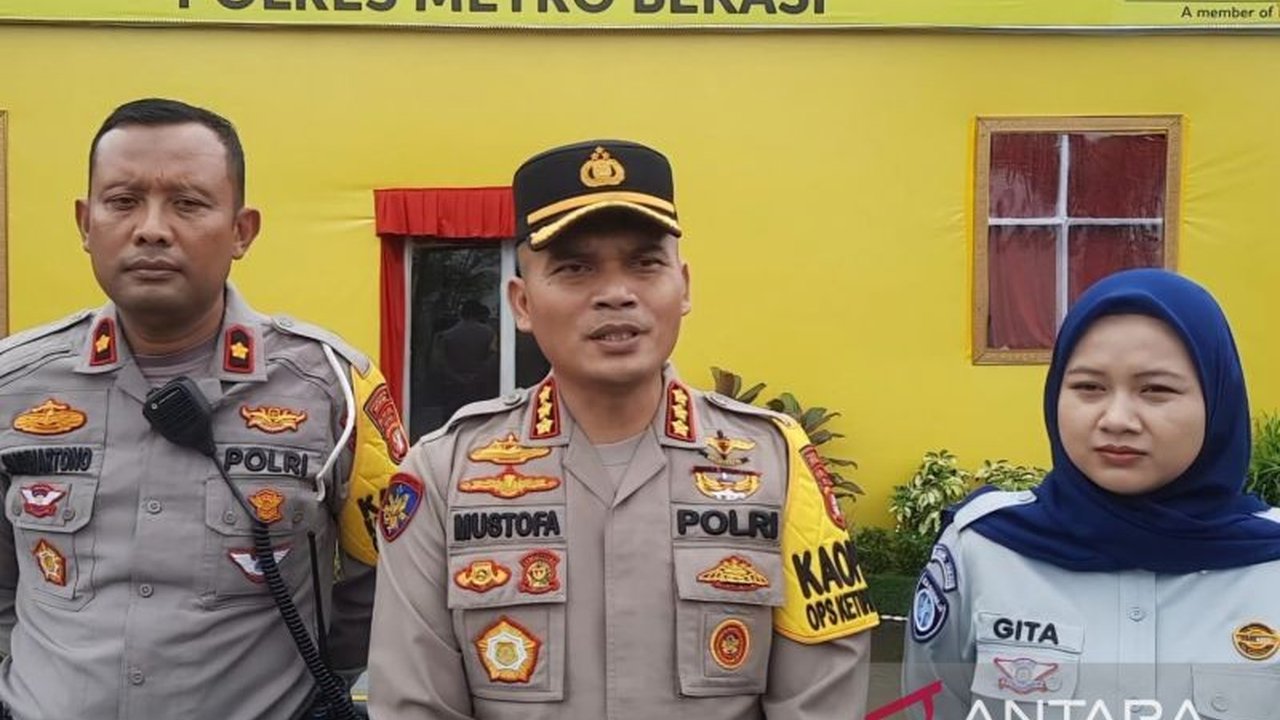 Kondisi arus mudik di jalur Pantura Kabupaten Bekasi terpantau lancar hingga H-6 Lebaran 2025, meskipun peningkatan volume kendaraan diperkirakan mencapai puncaknya pada akhir pekan ini.