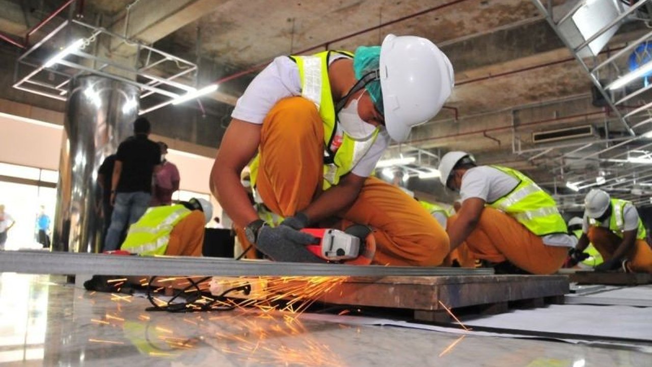 Hilirisasi baja berkontribusi signifikan terhadap surplus neraca perdagangan Indonesia pada 2024, mencapai US$ 14,33 miliar dengan peningkatan ekspor hingga 2,88 persen.