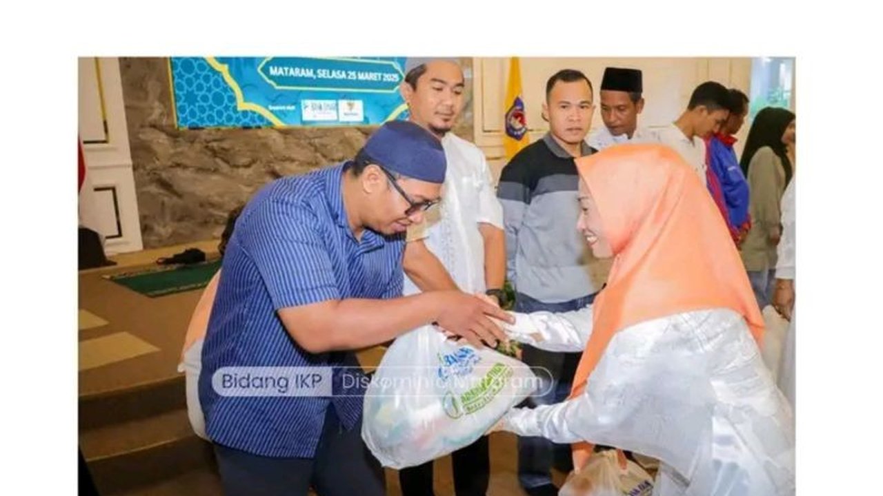 DWP Mataram Salurkan 720 Bingkisan Lebaran untuk Pegawai Non-ASN