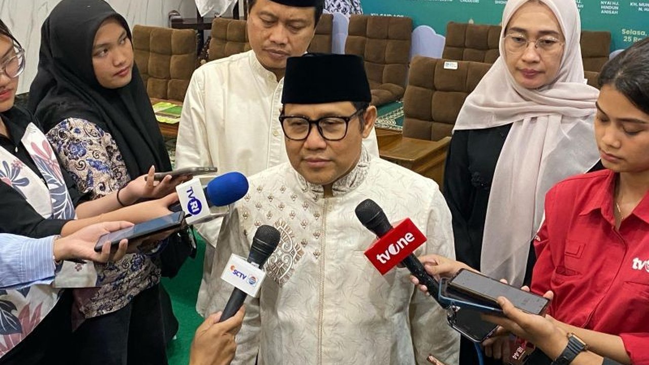 Presiden Prabowo Subianto ingatkan jajaran menteri untuk memperbaiki komunikasi publik, fokus pada solusi, bukan menambah beban dengan informasi yang buruk dan kontraproduktif.