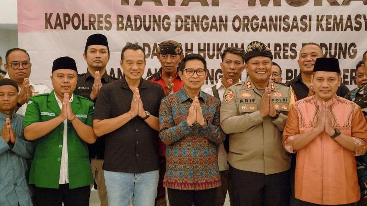 Pemkab Badung mengajak seluruh elemen masyarakat untuk aktif menjaga keamanan dan ketertiban wilayah, terutama menjelang Hari Raya Nyepi dan Idul Fitri, demi mendukung sektor pariwisata dan perekonomian daerah.