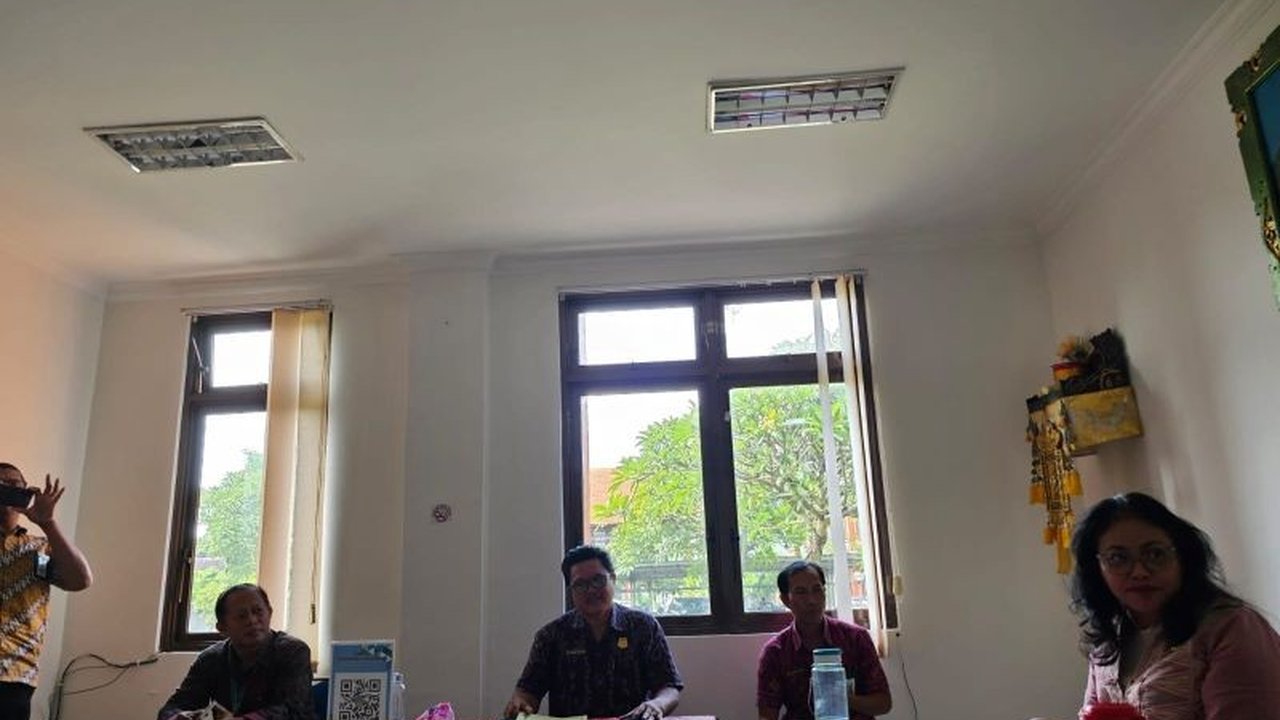 Disnaker ESDM Bali telah menerima 12 aduan terkait pembayaran THR menjelang Hari Raya Nyepi dan Idul Fitri, meningkat signifikan dibandingkan tahun lalu.