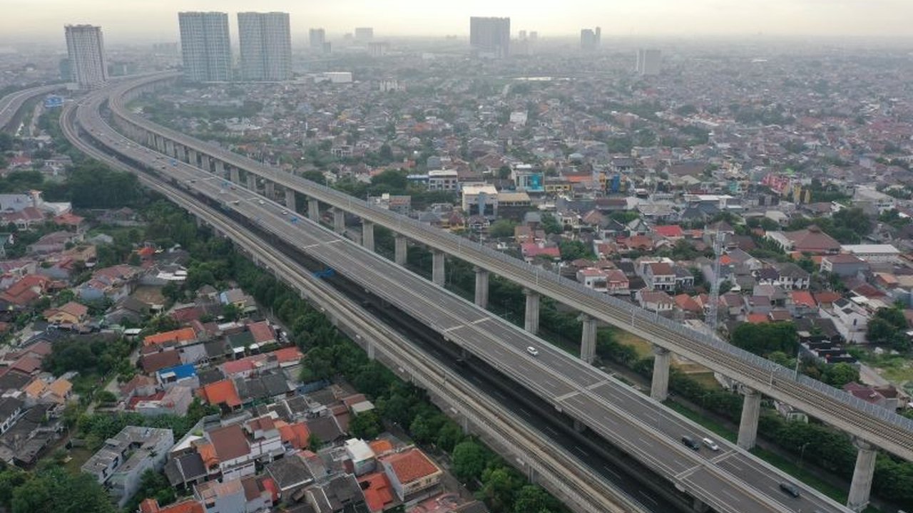 PT Jasamarga Jalanlayang Cikampek mencatat lonjakan signifikan volume kendaraan di ruas tol Mohamed Bin Zayed (MBZ) hingga 37 persen jelang Lebaran, terutama pada H-7 Idul Fitri.