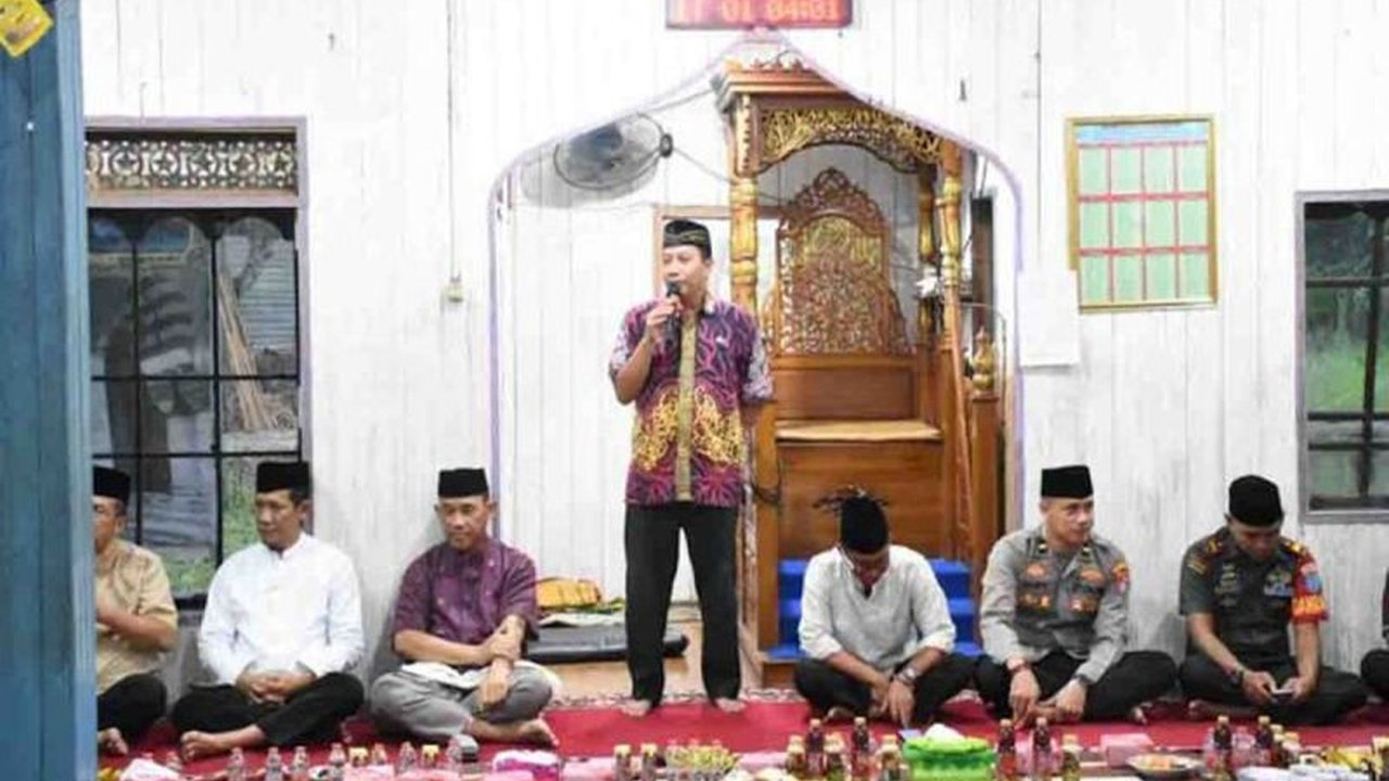 Pemerintah Kabupaten Kapuas, Kalimantan Tengah, menyatakan komitmen penuh dalam mendukung seluruh kegiatan keagamaan di setiap kecamatan, dibuktikan dengan kehadiran dalam Safari Ramadhan di Kecamatan Kapuas Murung.