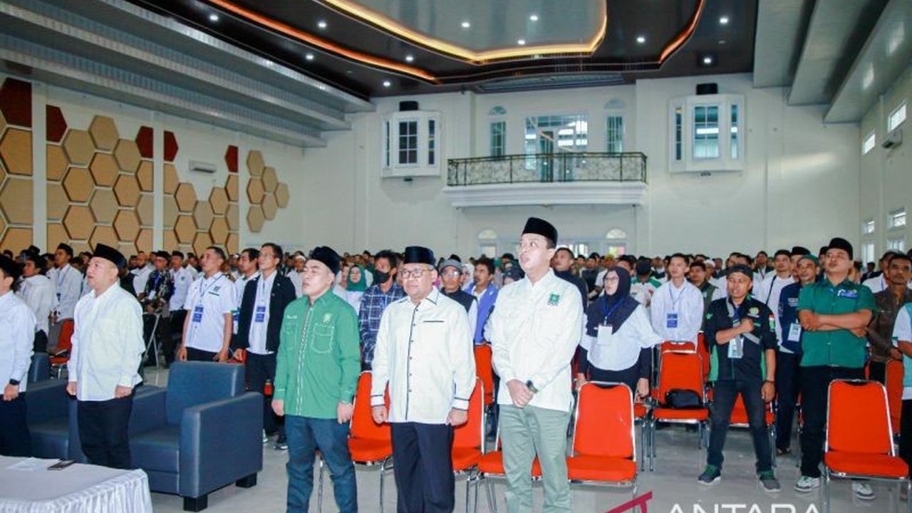 DPR RI mendorong Program Makan Bergizi Gratis (MBG) untuk pelajar, ibu hamil, menyusui, dan balita guna mewujudkan generasi sehat Indonesia dan mengurangi angka stunting.